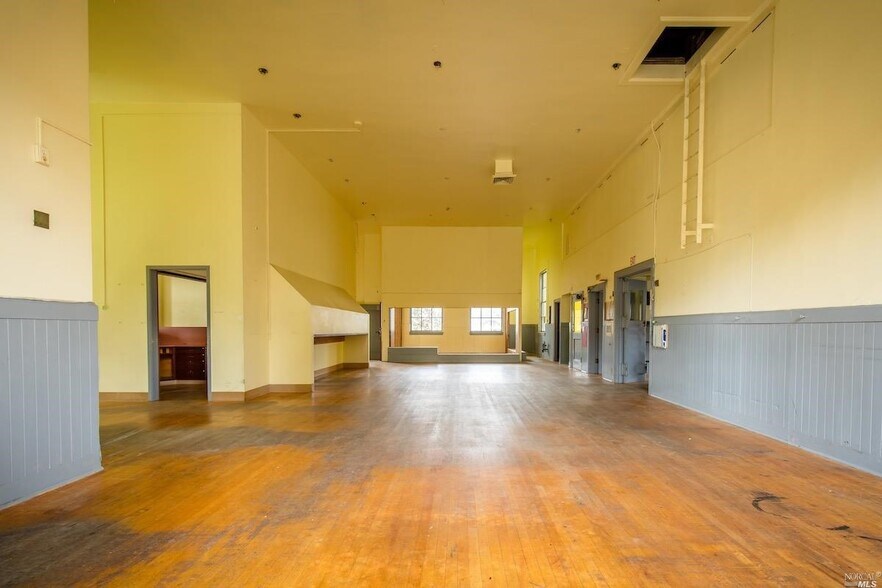 More Photos Of 224 N Oak St, Ukiah Office Residential For Sale