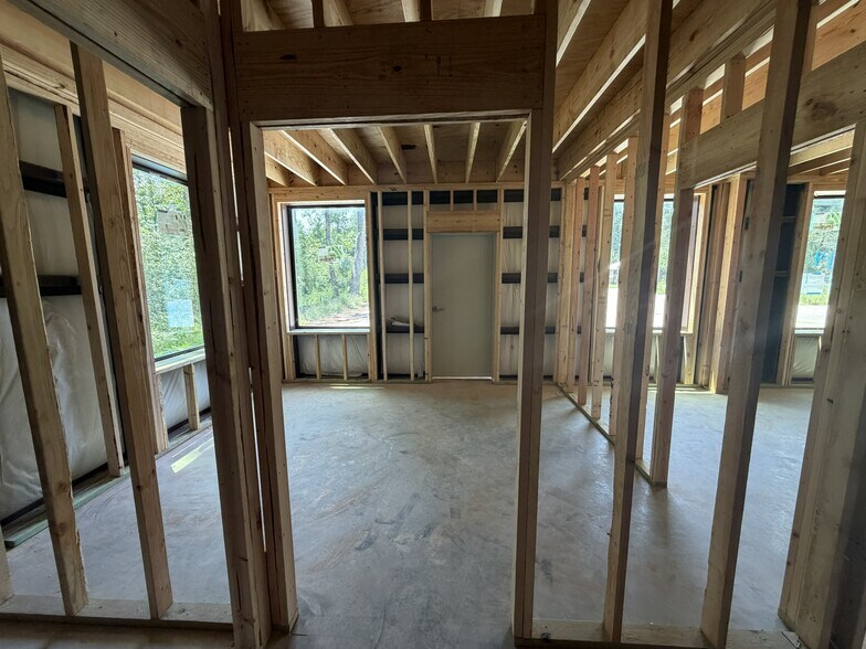 More Photos Of 2314 Wade Cir N, Conroe Warehouse For Sale