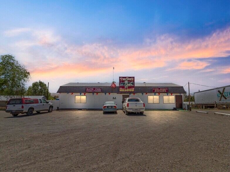 More Photos Of 1015 Chestnut St, Carlin Convenience Store For Sale