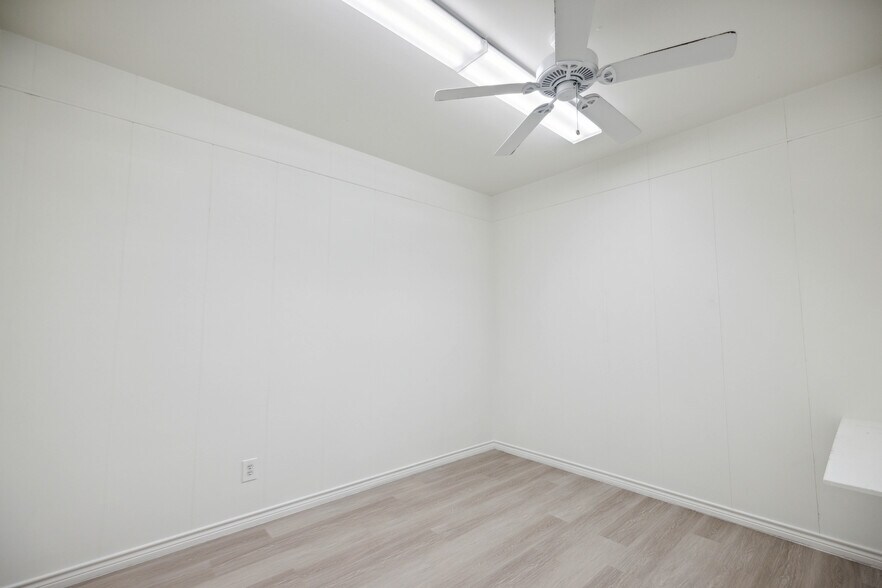 More Photos Of 3606 Marvin D Love Fwy, Dallas Medical For Lease