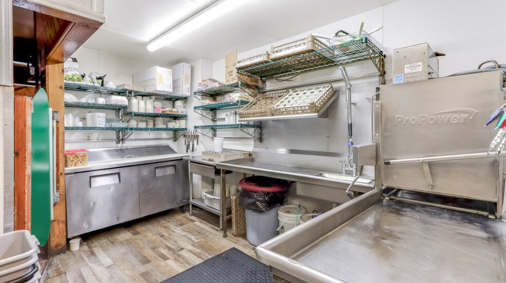 More Photos Of 1418 Main St, Bloomer Restaurant For Sale