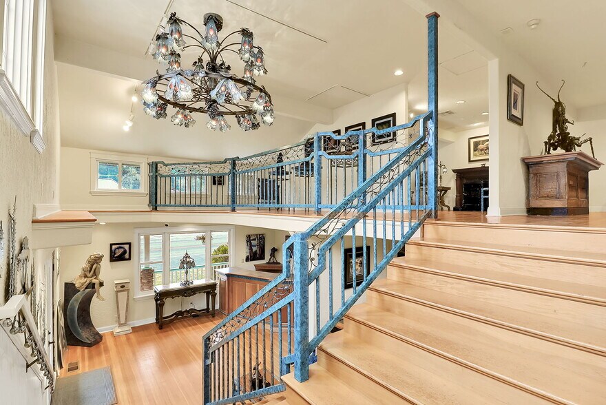 More Photos Of 42837 McKenzie Hwy, Leaburg Freestanding For Sale