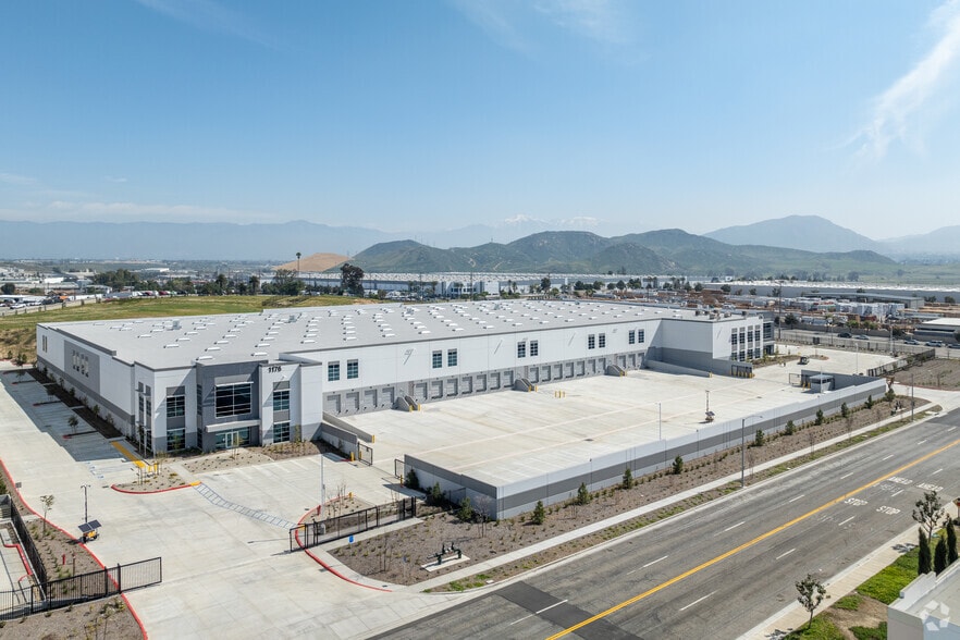 More Photos Of 12340 Agua Mansa Rd, Jurupa Valley Distribution For Lease