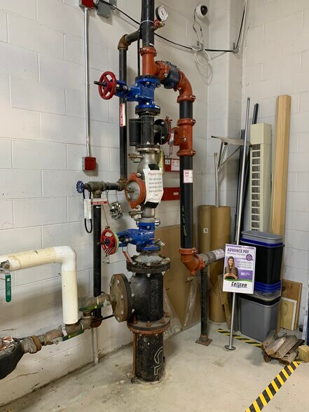 More Photos Of 1580 Mid Valley Dr, De Pere Office For Sale