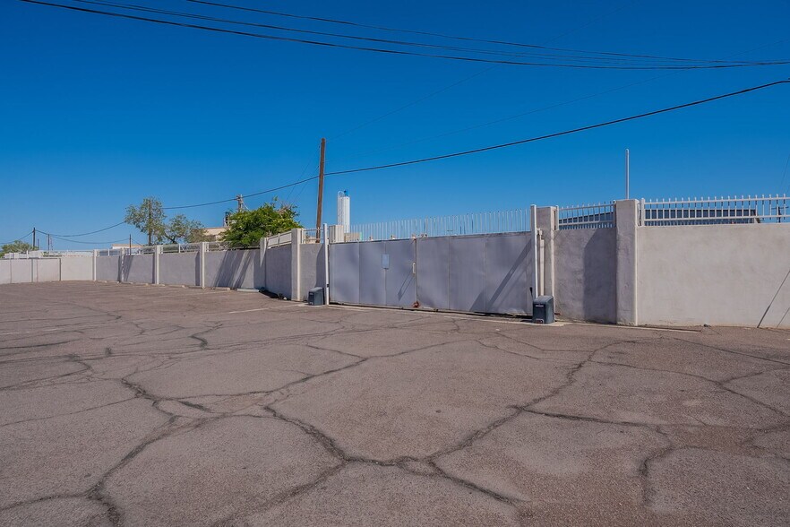 More Photos Of 4205 W Glenrosa Ave, Phoenix Warehouse For Lease