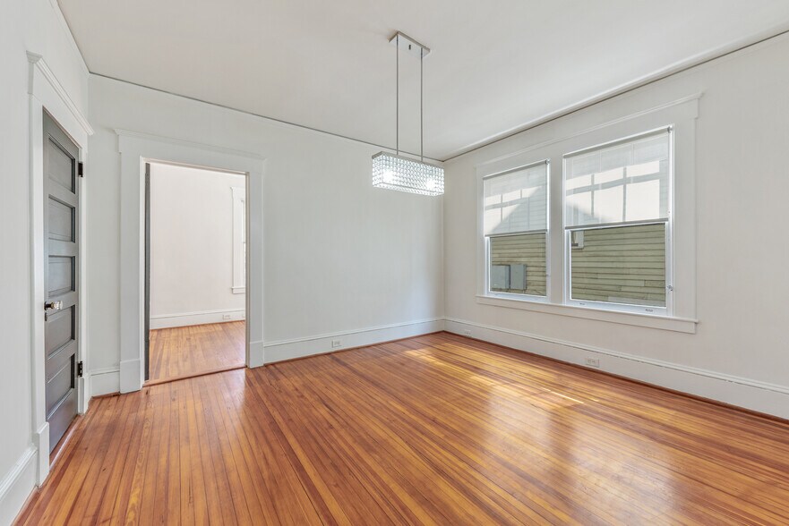 More Photos Of 221 E Kingston Ave, Charlotte Office Residential For Sale