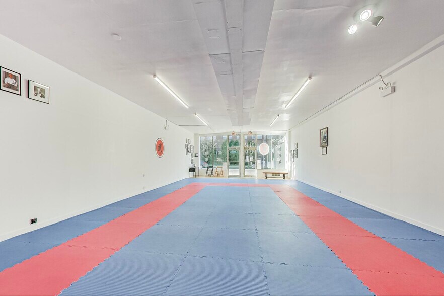 More Photos Of 2628-2634 W Touhy Ave, Chicago Storefront Retail Office For Sale