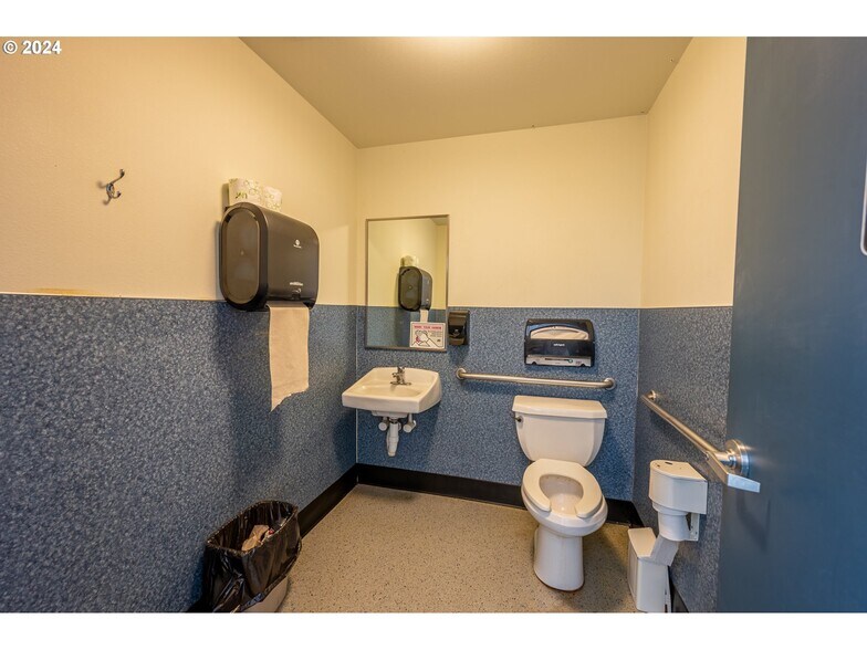 More Photos Of 58787 Hwy 101 hwy, Coos Bay Correctional Facility For Sale