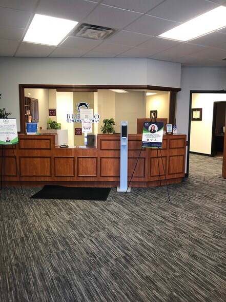 More Photos Of 3045 Southwestern Blvd, Orchard Park Unknown For Lease