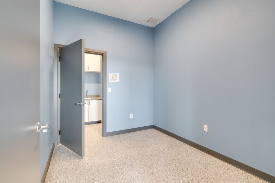 More Photos Of 3305 NW 192nd St, Edmond Healthcare For Sale