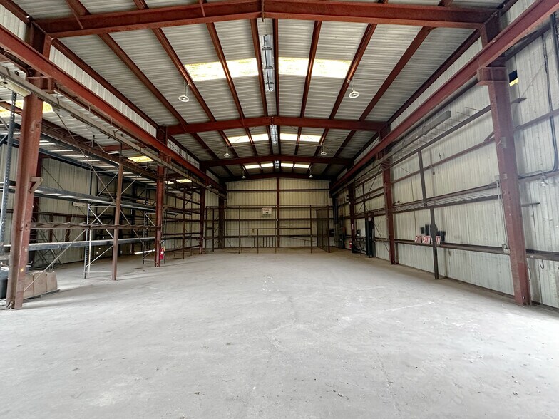 More Photos Of 13430 Conklin Ln, Houston Industrial For Lease