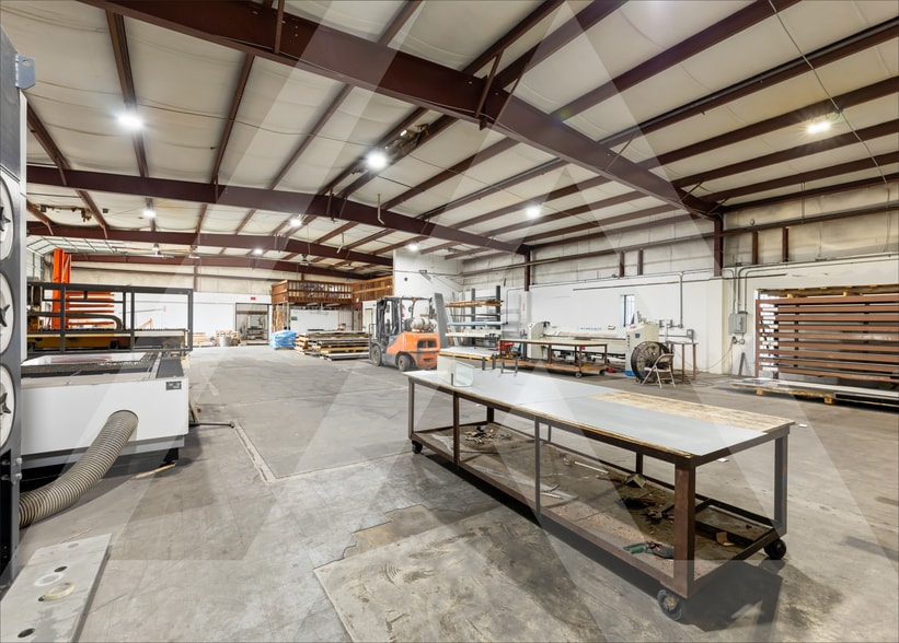 More Photos Of 8401 W Monroe Rd, Houston Warehouse For Lease