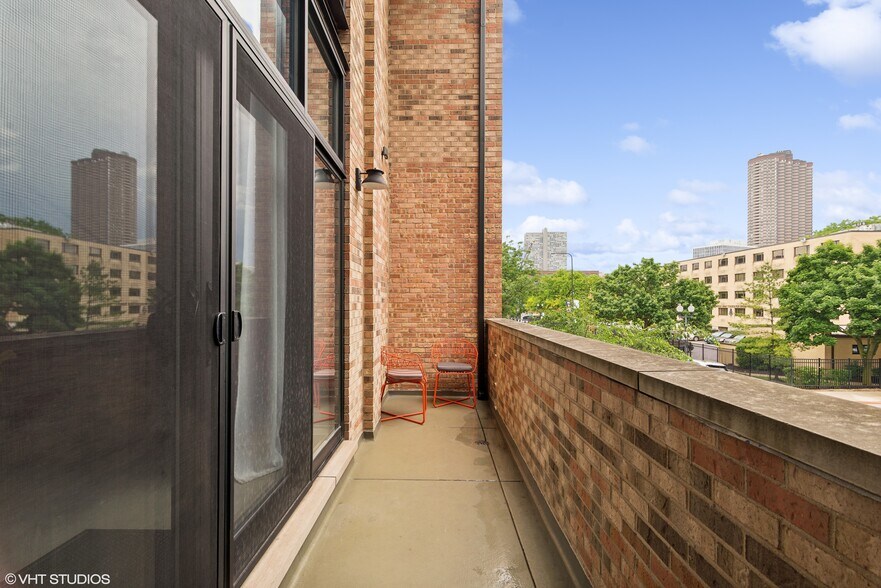 More Photos Of 3522 N Halsted St, Chicago Bar For Sale
