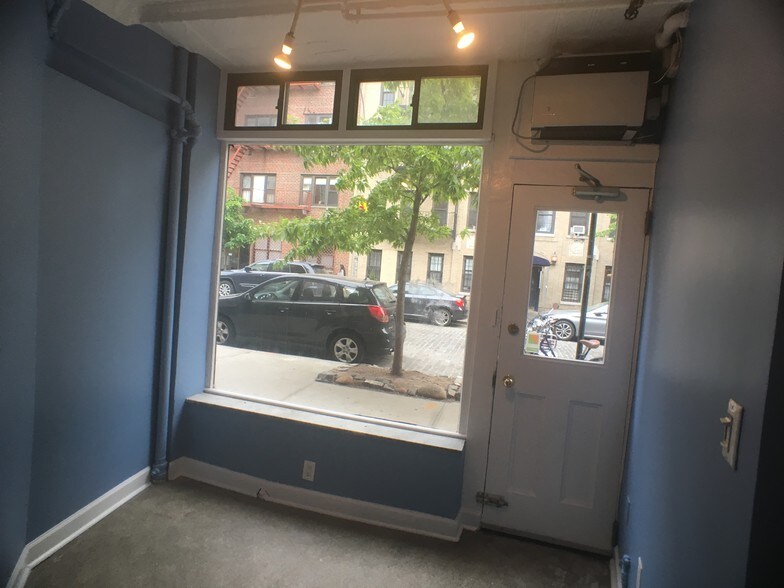 More Photos Of 22 8th Ave, New York Apartments For Lease
