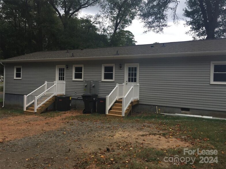 More Photos Of 414 E Wilkins St, Dallas Apartments For Sale