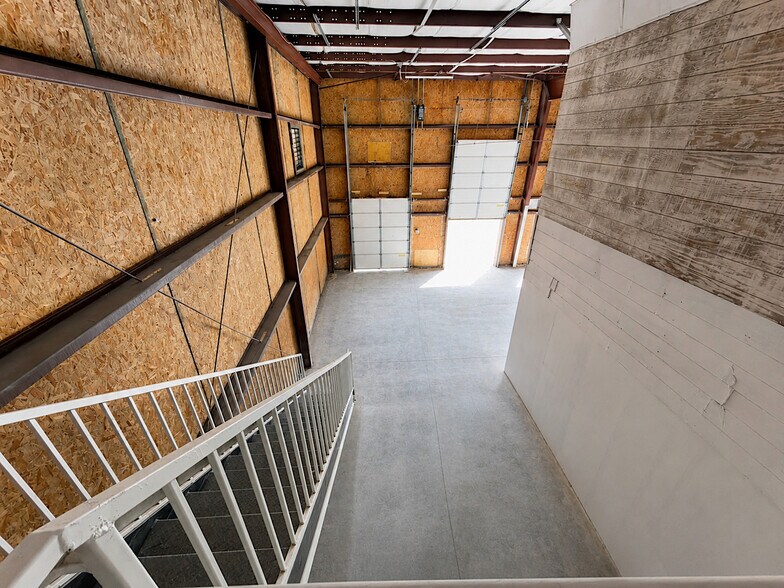 More Photos Of 3508 Wellsite Dr, Norman Distribution For Sale