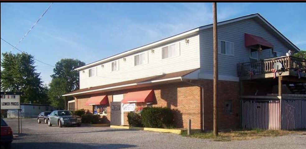 Primary Photo Of 700 N State St, Freeburg Freestanding For Sale