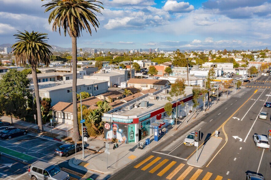 More Photos Of 701-715 Pico Blvd, Santa Monica Storefront For Sale