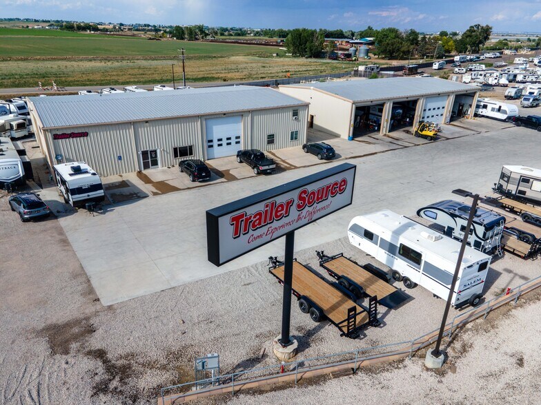 More Photos Of 4081 Camelot Cir, Longmont Showroom For Lease