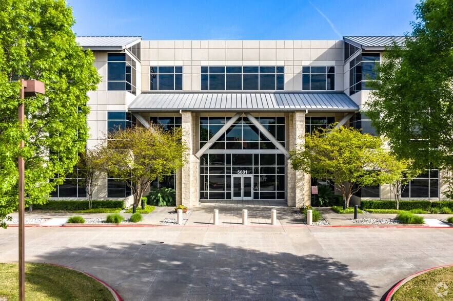 More Photos Of 5601 Democracy Dr, Plano Office For Lease
