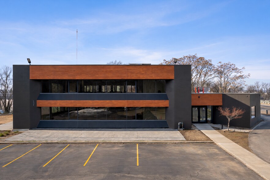 More Photos Of 150 Ann St NW, Grand Rapids Bank For Sale