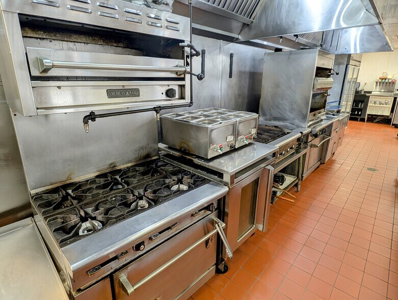 More Photos Of 5101 Center St, Williamsburg Restaurant For Sale