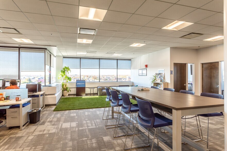 More Photos Of 765 Jefferson Rd, Rochester Medical For Lease