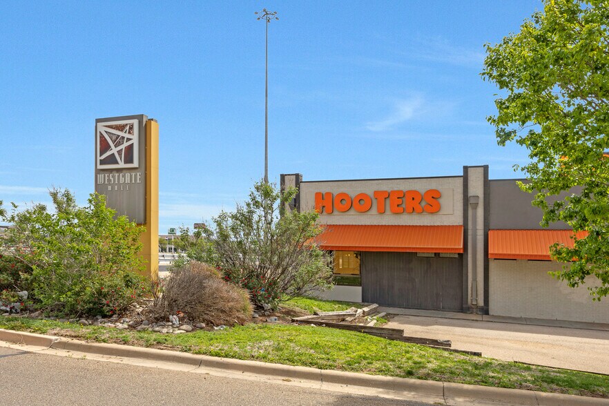 More Photos Of 8101 W I-40, Amarillo Restaurant For Lease