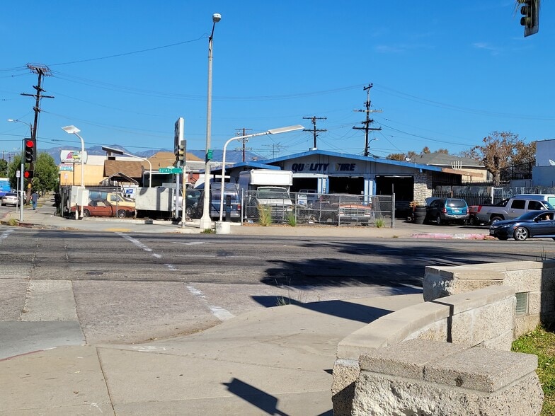 More Photos Of 5729 E Olympic Blvd, Commerce Auto Repair For Sale