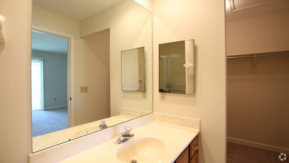 More Photos Of 210 Retreat Ln, Westerville Apartments For Sale