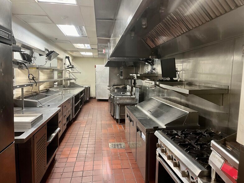 More Photos Of 5509 Richmond Rd, Williamsburg Restaurant For Sale