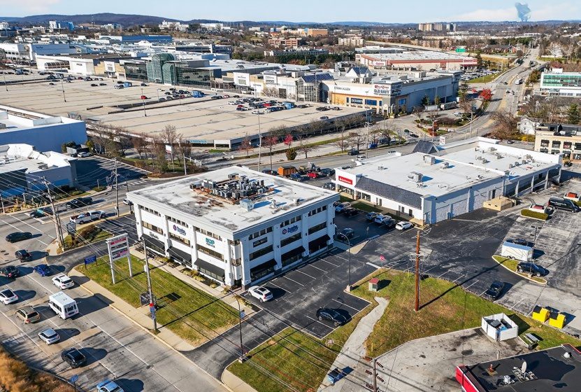 More Photos Of 640-690 W Dekalb Pike, King Of Prussia Storefront For Lease