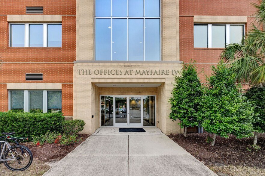 More Photos Of 6740 Rock Spring Rd, Wilmington Office For Lease