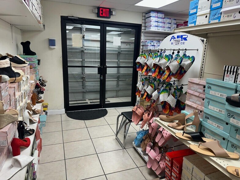 More Photos Of 1767 W 37th St, Hialeah Warehouse For Sale