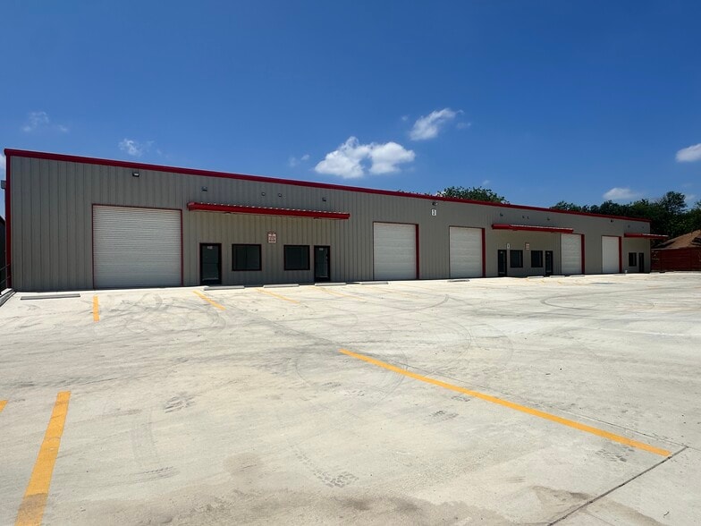 Primary Photo Of 13807 Bulverde Rd, San Antonio Flex For Sale
