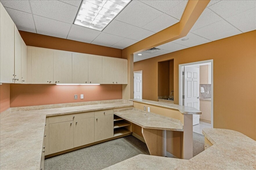 More Photos Of 8043 Spyglass Hill Rd, Melbourne Medical For Lease