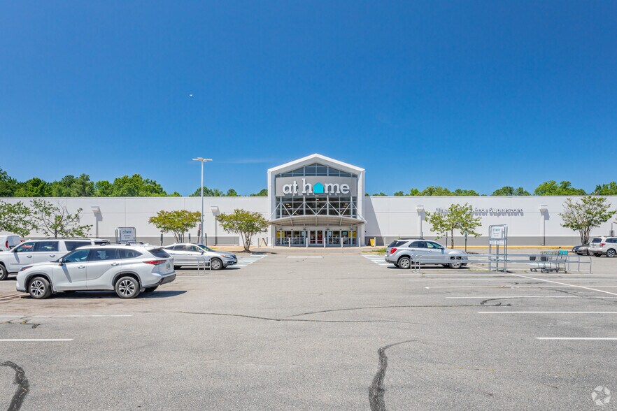 More Photos Of 401 International Center Dr, Sandston Freestanding For Sale