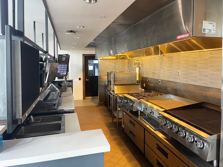 More Photos Of 925 Washington Blvd, Baltimore Restaurant For Sale