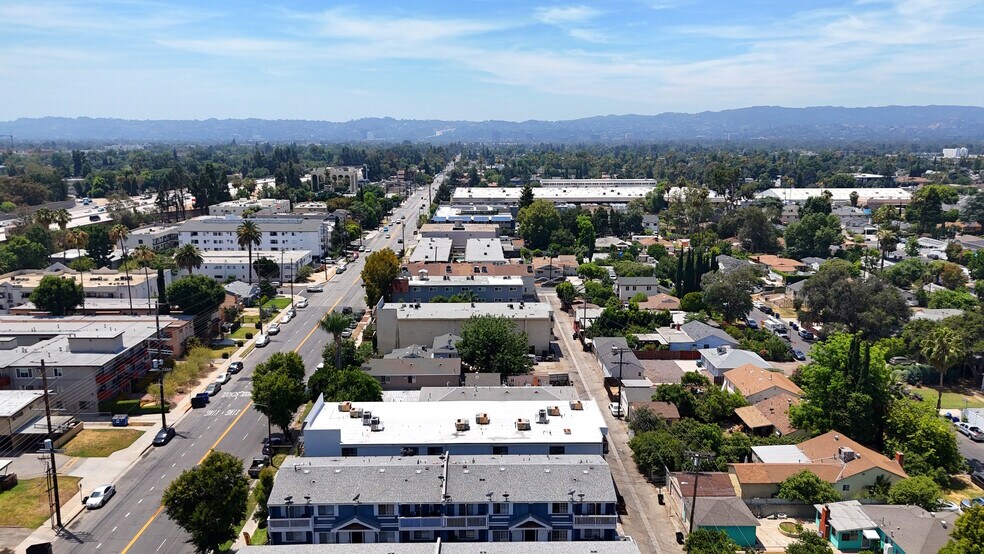 More Photos Of 7437 Haskell Ave, Van Nuys Apartments For Sale