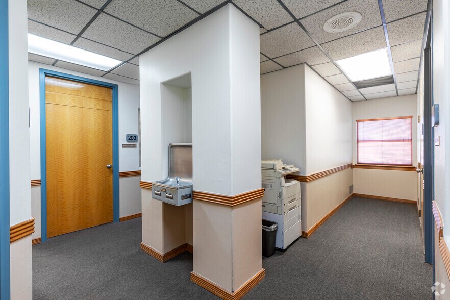 More Photos Of 1990 E Lohman Ave, Las Cruces Office For Lease