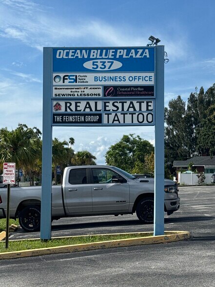 More Photos Of 537 Douglas Ave, Dunedin Storefront For Lease