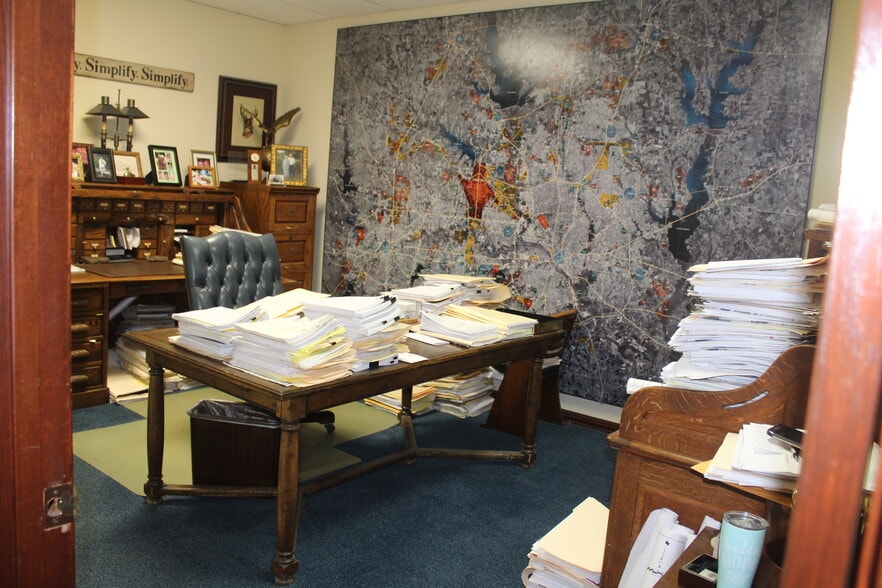 More Photos Of 1416 J Ave, Plano Office For Sale