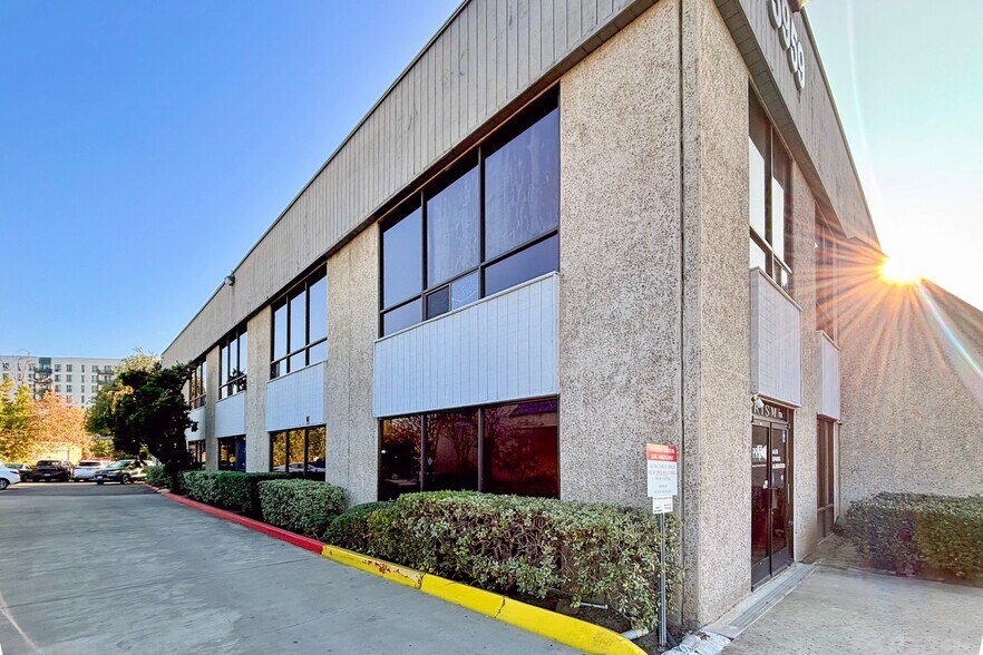 More Photos Of 5959 Mission Gorge Rd, San Diego Office For Sale