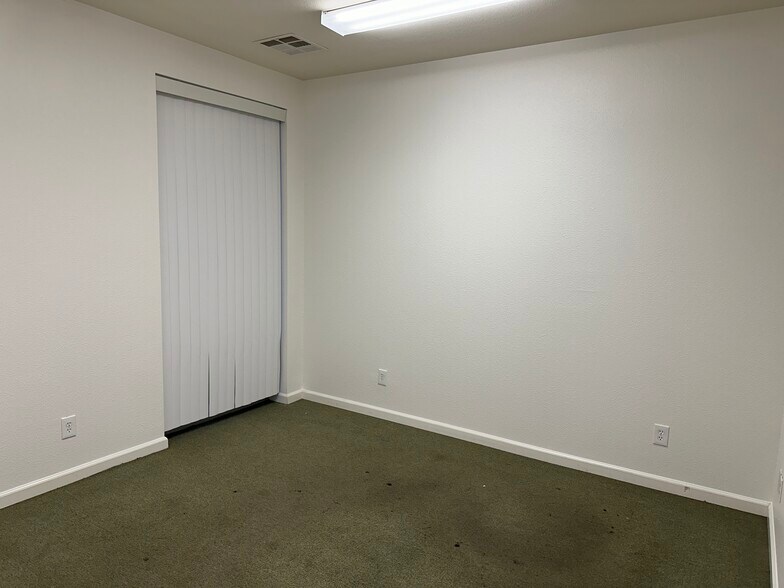 More Photos Of 29 Bellarmine Ct, Chico Warehouse For Lease