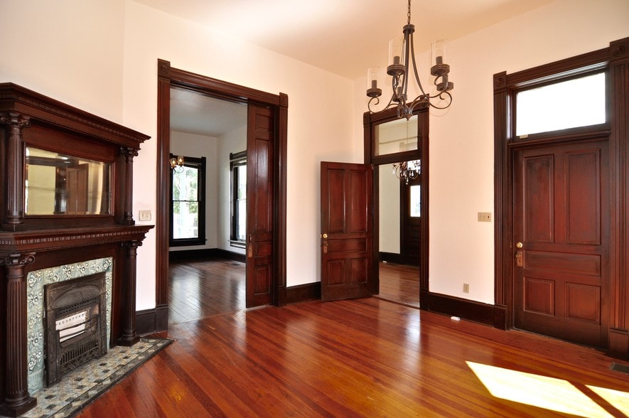 More Photos Of 1000 E Cesar Chavez St, Austin Loft Creative Space For Lease