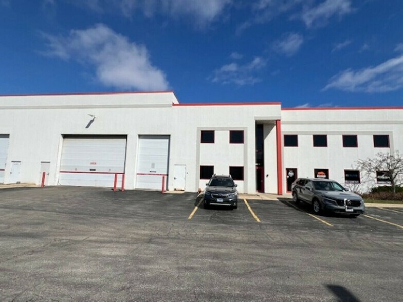 Primary Photo Of 11902-11940 Oak Creek Pky, Huntley Flex For Sale