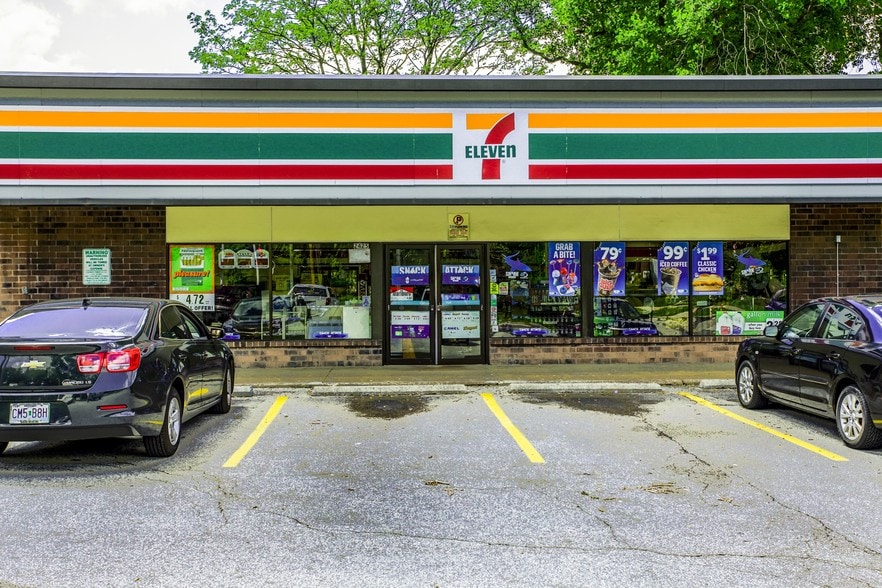 2425 S Big Bend Blvd, Saint Louis, MO 63143 Convenience Store For