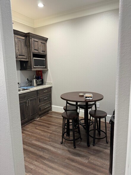 More Photos Of 11007 Northpointe Blvd, Tomball Medical For Sale