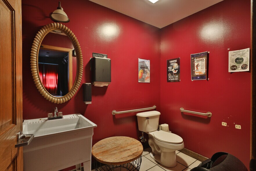 More Photos Of 310-312 E Hudson St, Columbus Freestanding For Sale