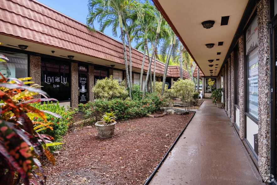 More Photos Of , Coral Springs General Retail For Sale